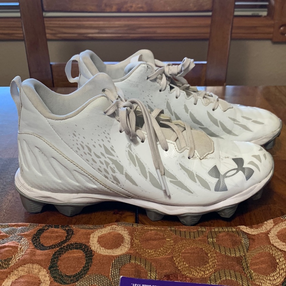 UnderArmour Youth Boys Football/Soccer Cleats Size 7US